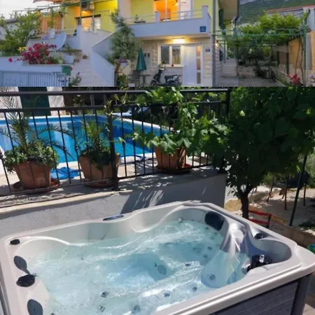 Private Heated Pool And Jacuzzi #house Sandra