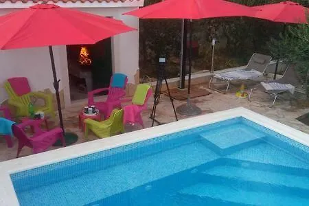 House Sandra With Private Heated Pool And Jacuzzi