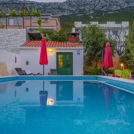 House Sandra With Private Heated Pool And Jacuzzi 아파트