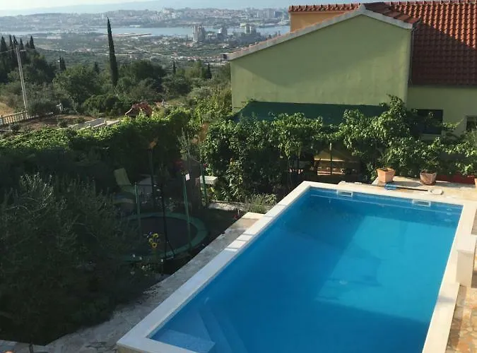 House Sandra With Private Heated Pool And Jacuzzi شقة *