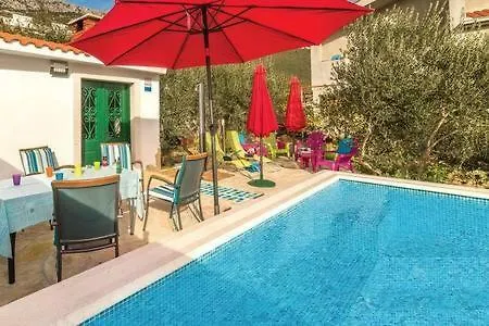House Sandra With Private Heated Pool And Jacuzzi شقة Kaštela