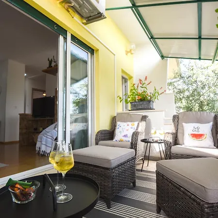 Daire House Sandra With Private Heated Pool And Jacuzzi Kastela