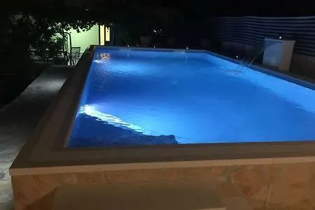 Daire House Sandra With Private Heated Pool And Jacuzzi Kastela